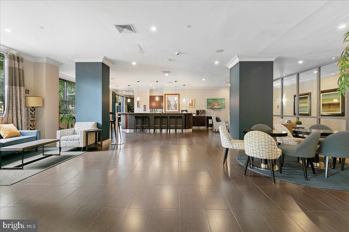 2451 Midtown Ave #209