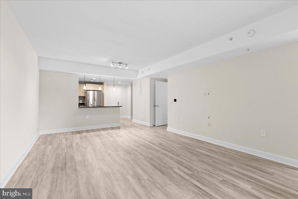 2451 Midtown Ave #209