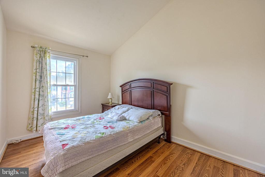 7810 LAMBKIN COURT