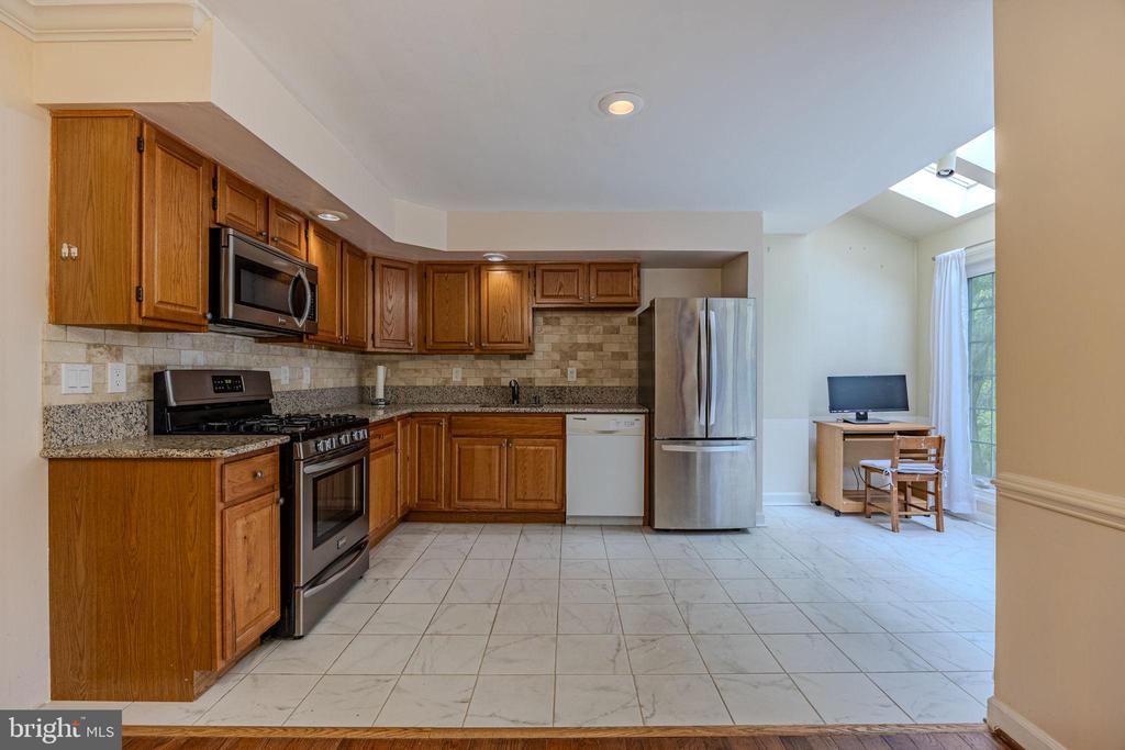 7810 LAMBKIN COURT