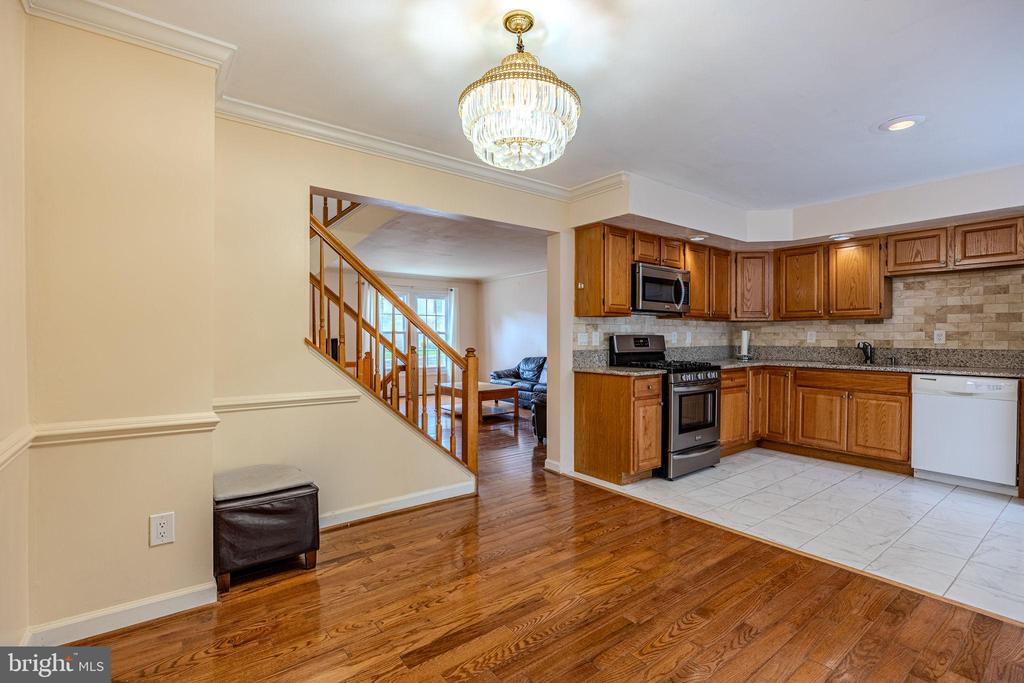7810 LAMBKIN COURT
