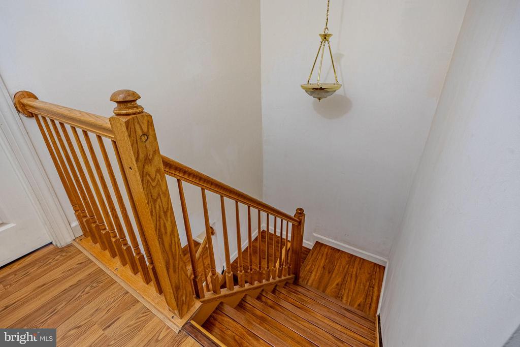 7810 LAMBKIN COURT