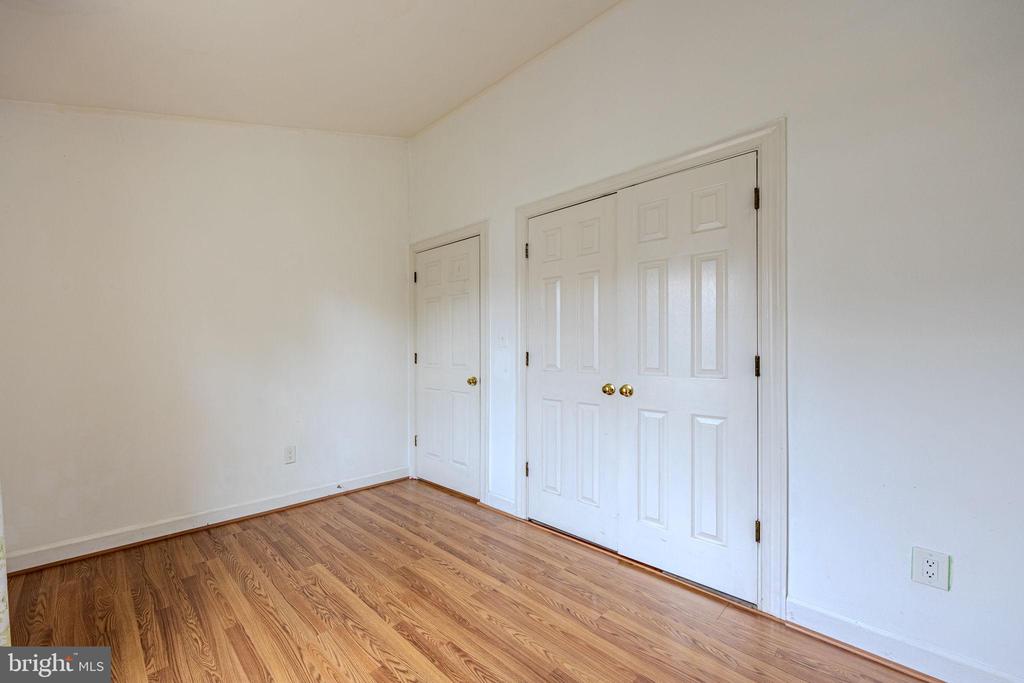 7810 LAMBKIN COURT
