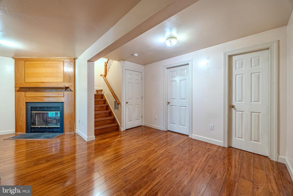 7810 LAMBKIN COURT