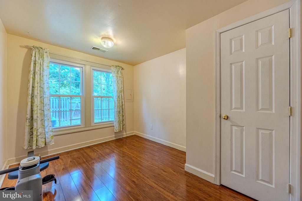 7810 LAMBKIN COURT