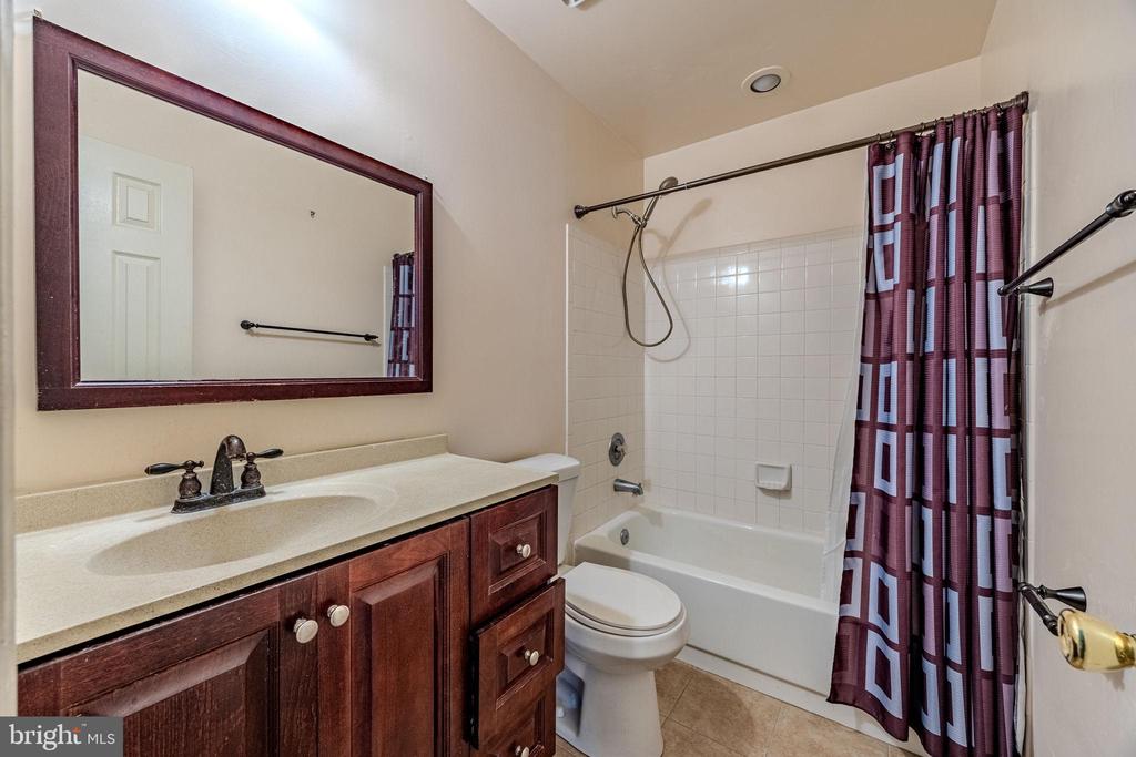 7810 LAMBKIN COURT