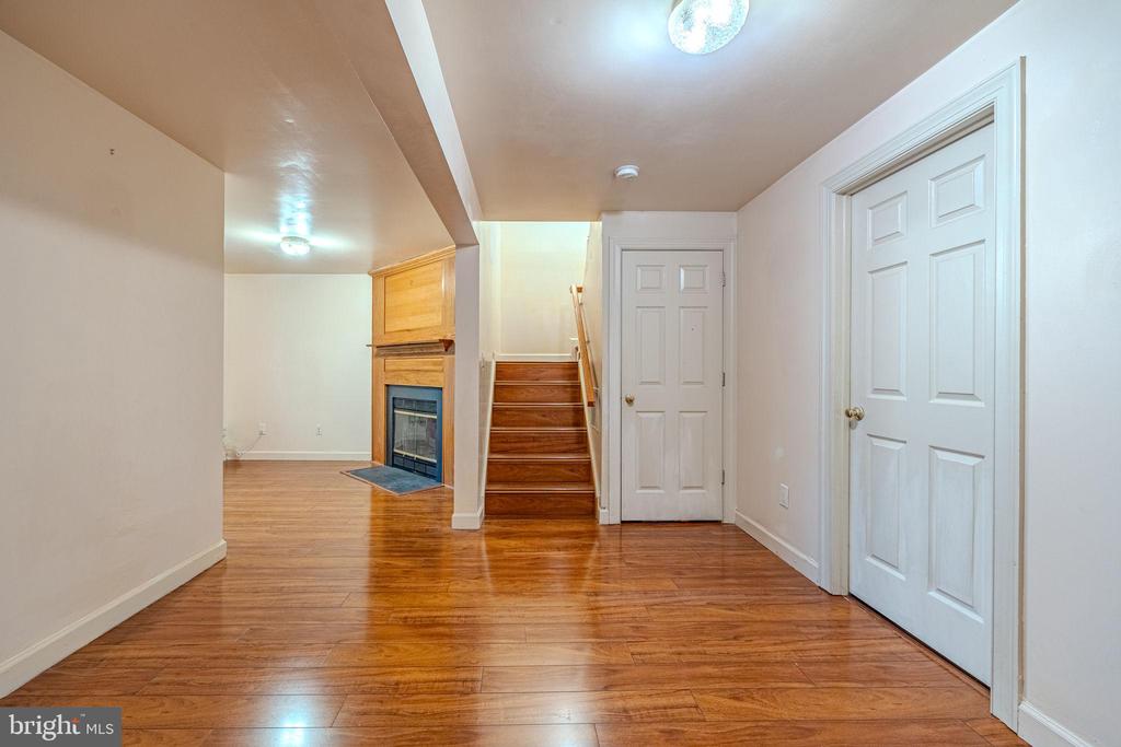 7810 LAMBKIN COURT