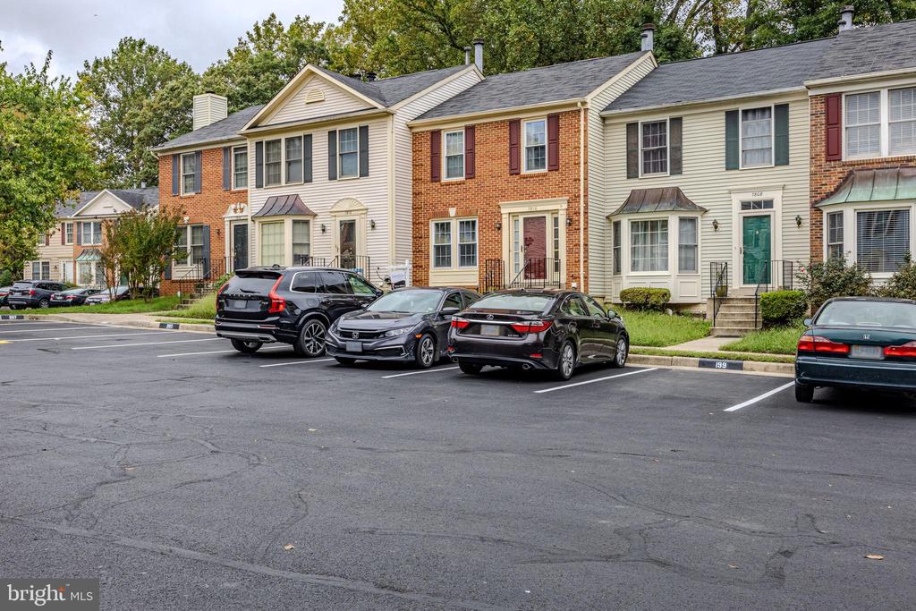 7810 LAMBKIN COURT