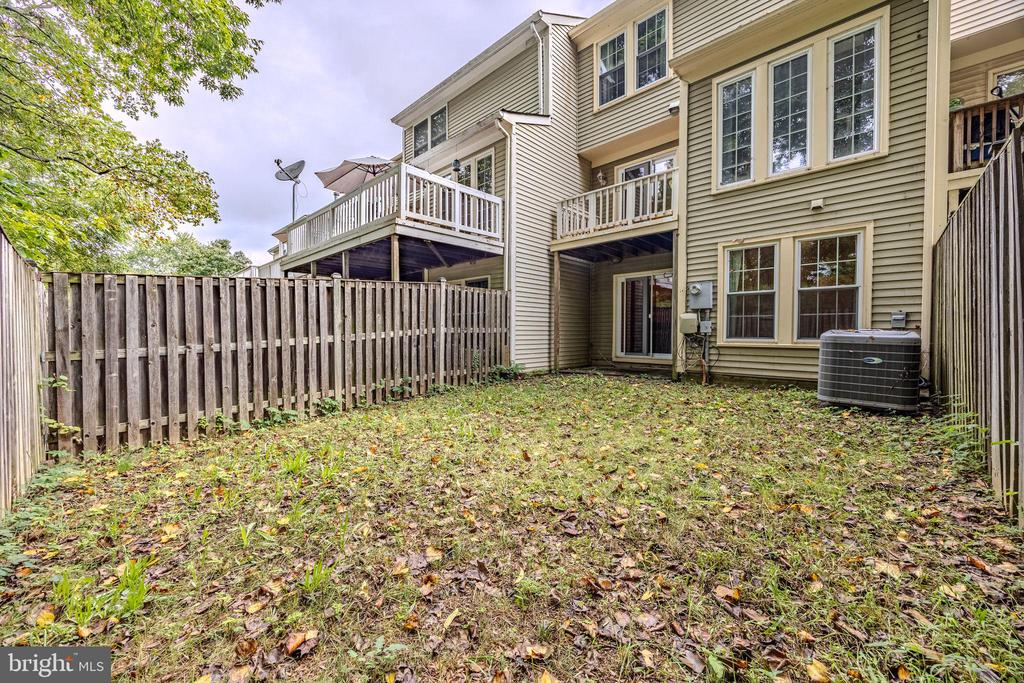 7810 LAMBKIN COURT
