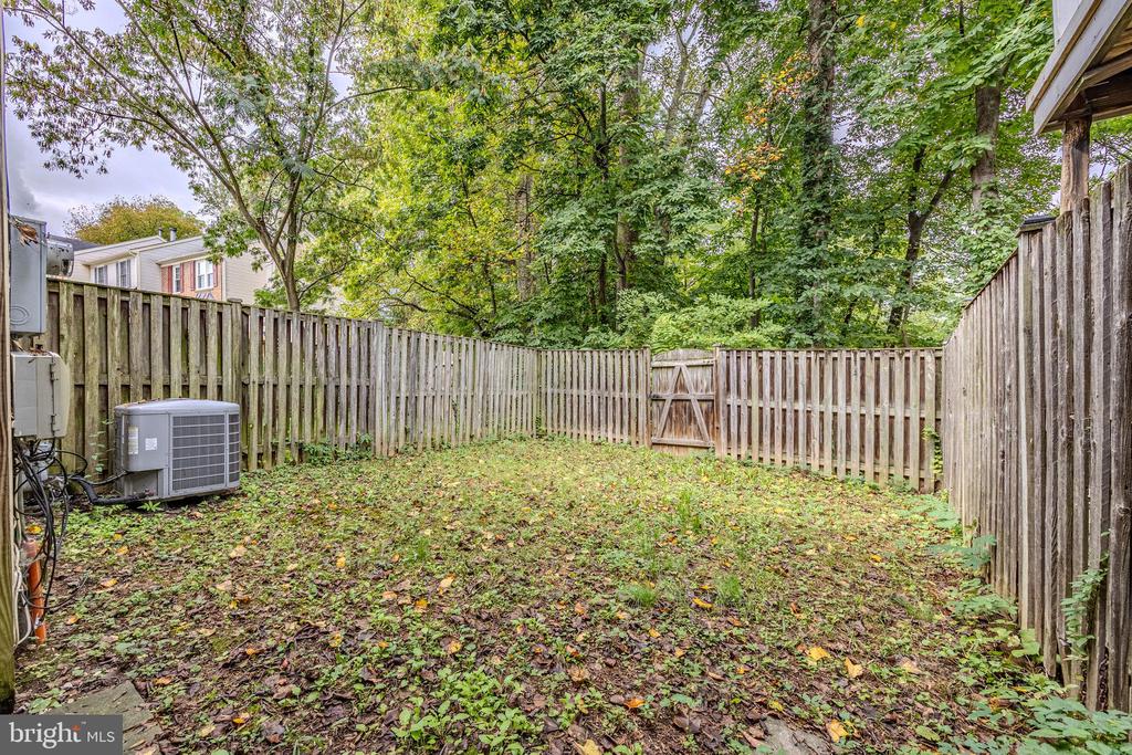 7810 LAMBKIN COURT