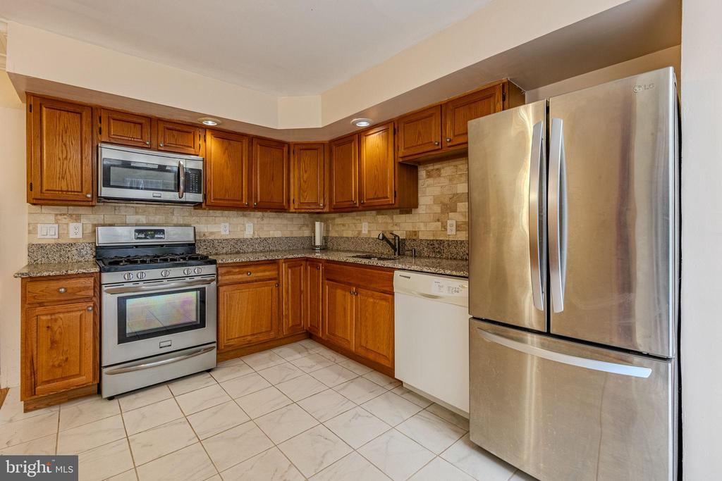 7810 LAMBKIN COURT