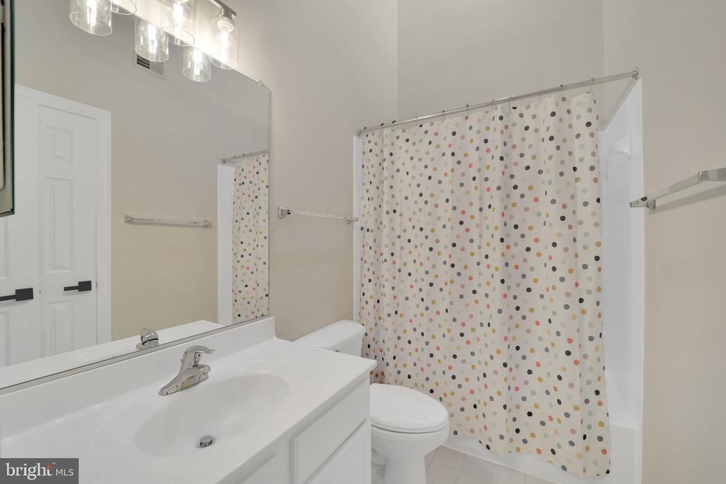 3814 Elmwood Towne Way