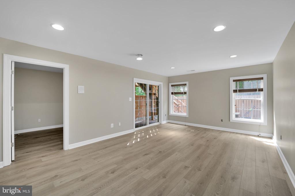 3814 Elmwood Towne Way