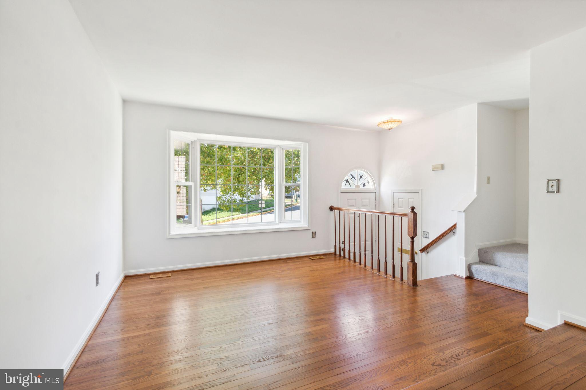 6949 Compton Ln