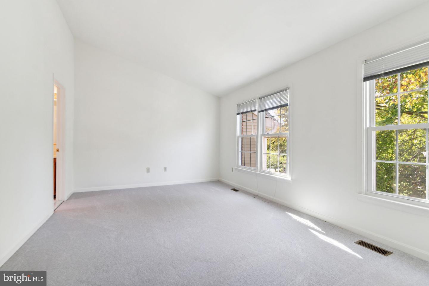 6949 Compton Ln