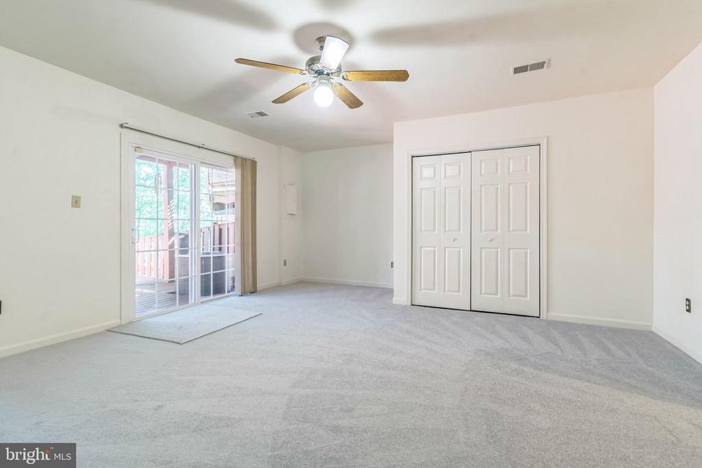 6949 Compton Ln