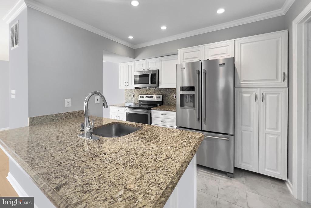 5482 Safe Harbor Ct