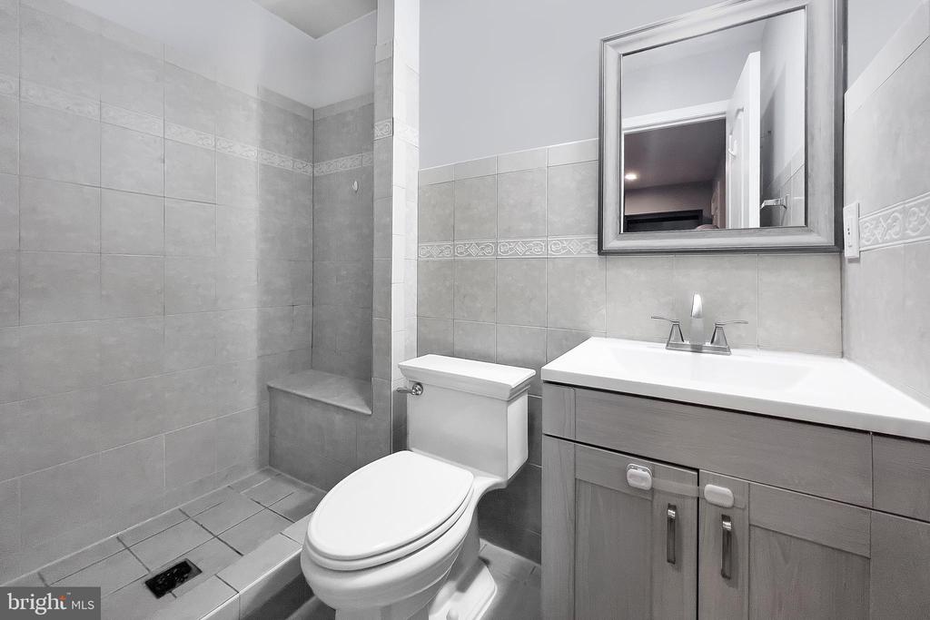 5482 Safe Harbor Ct