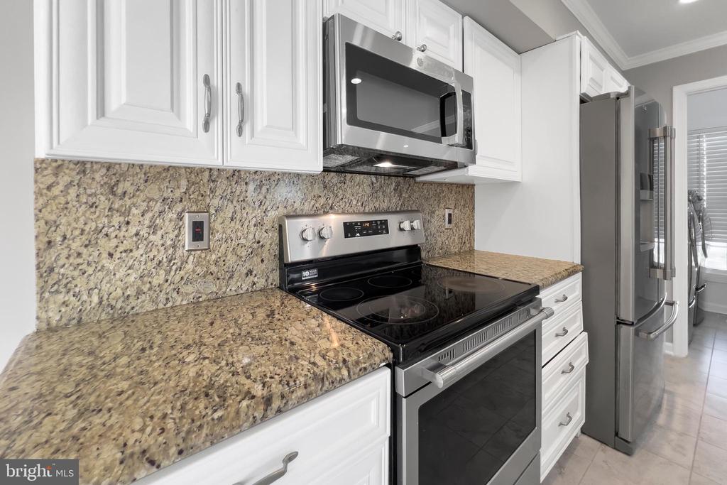 5482 Safe Harbor Ct
