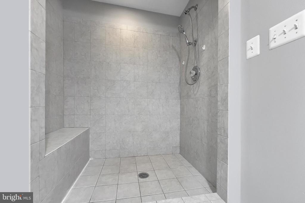 5482 Safe Harbor Ct