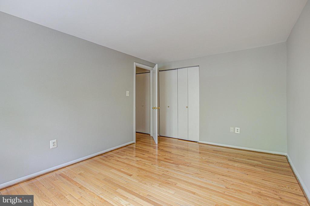 10103 WOOD GREEN WAY