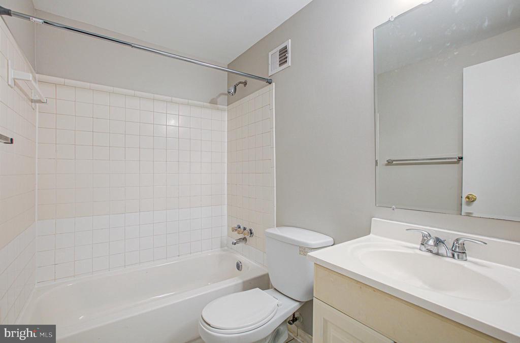10103 WOOD GREEN WAY