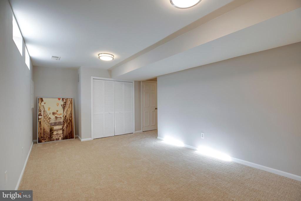 3284 Tayloe Ct
