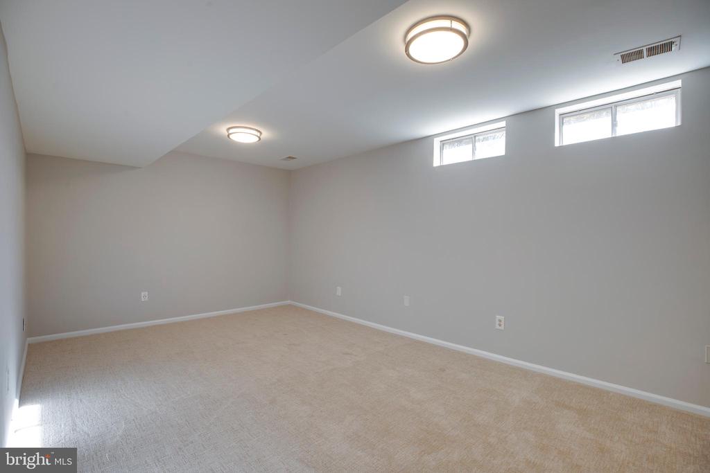 3284 Tayloe Ct