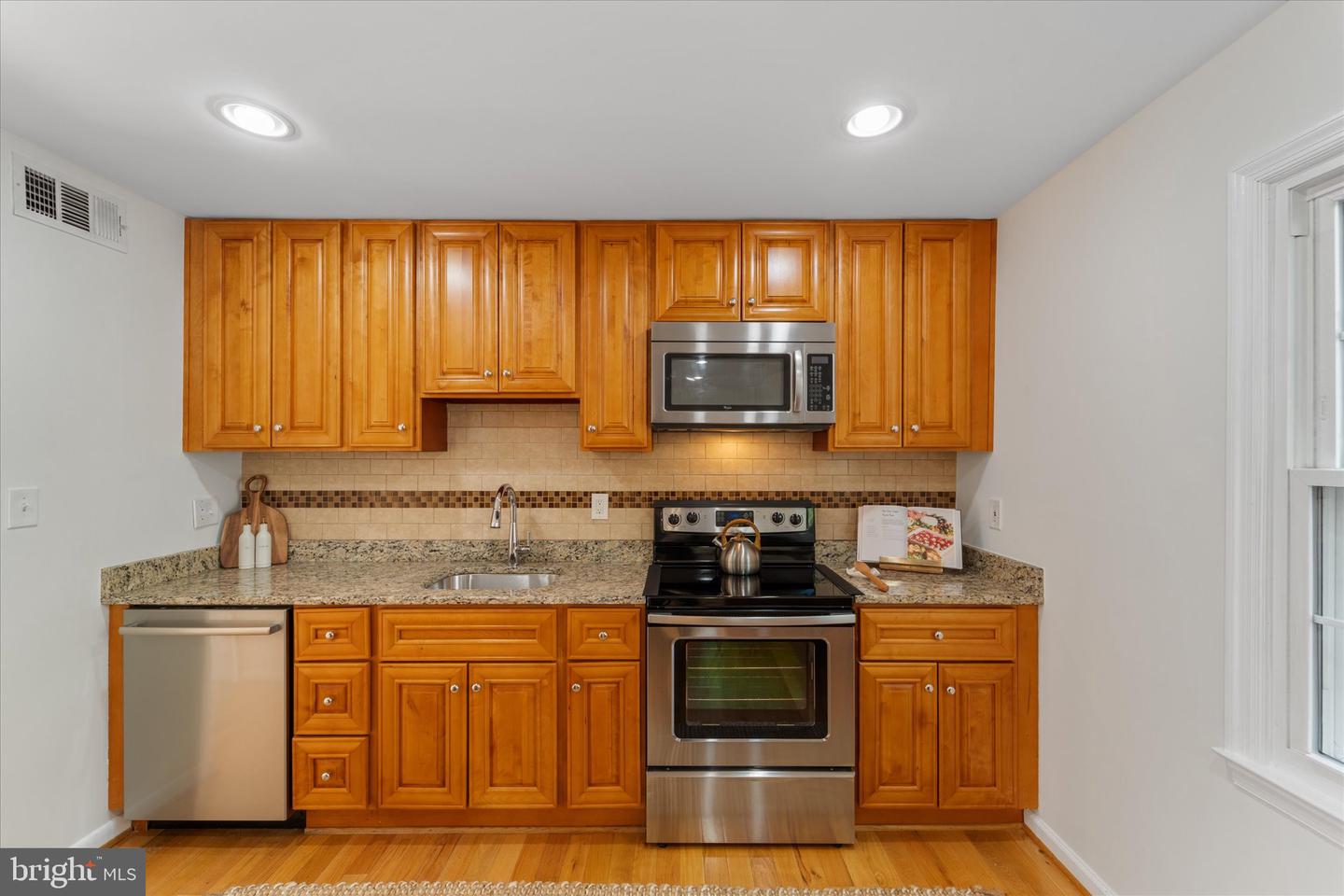 8317 Uxbridge Ct