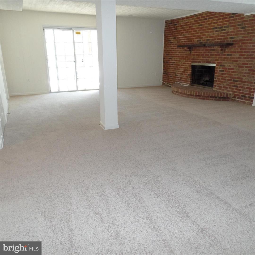 922 CUP LEAF HOLLY COURT