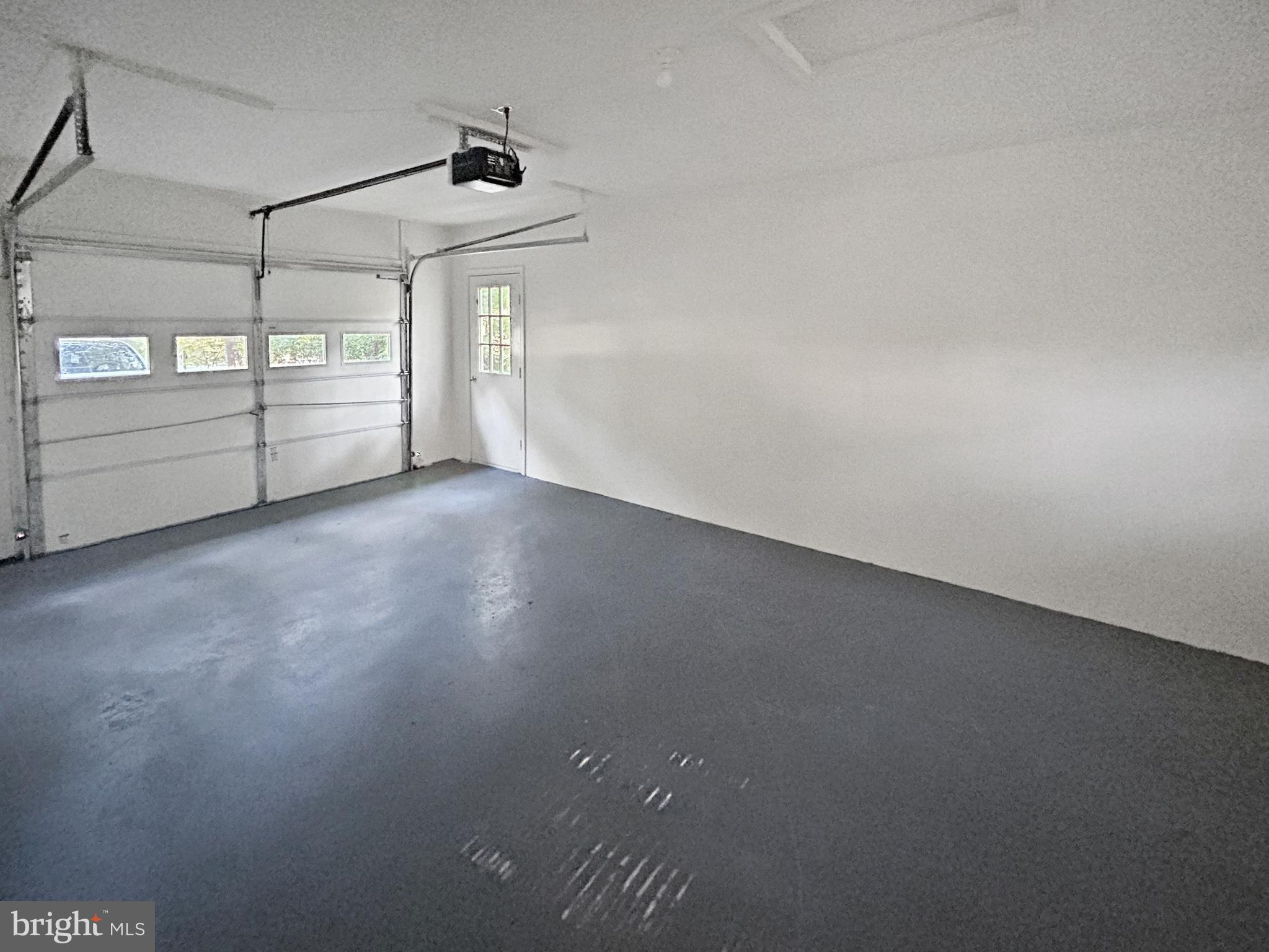 922 CUP LEAF HOLLY COURT