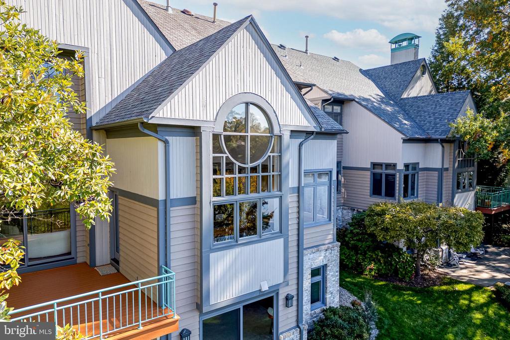 1472 WATERFRONT ROAD