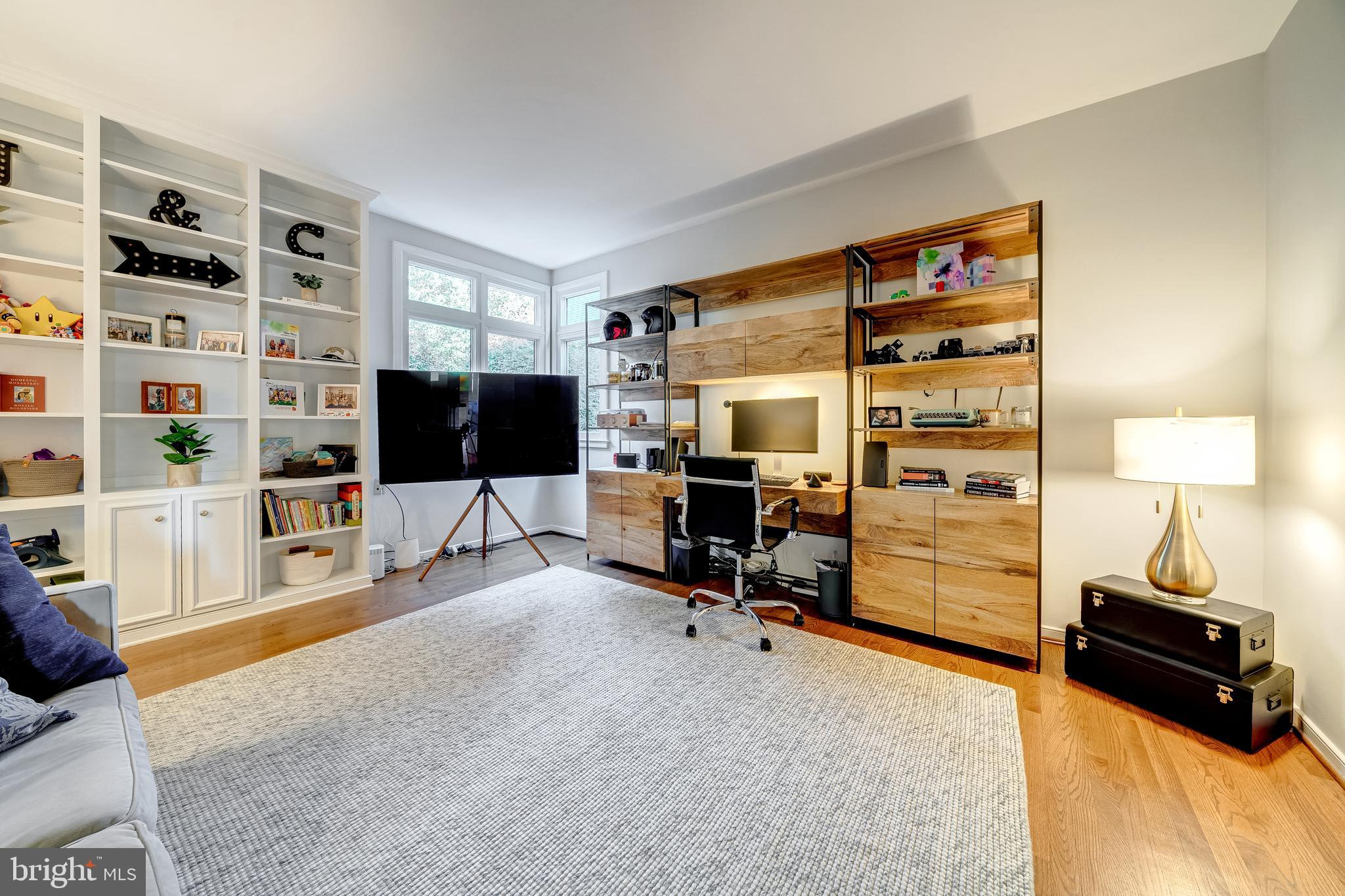 1472 WATERFRONT ROAD