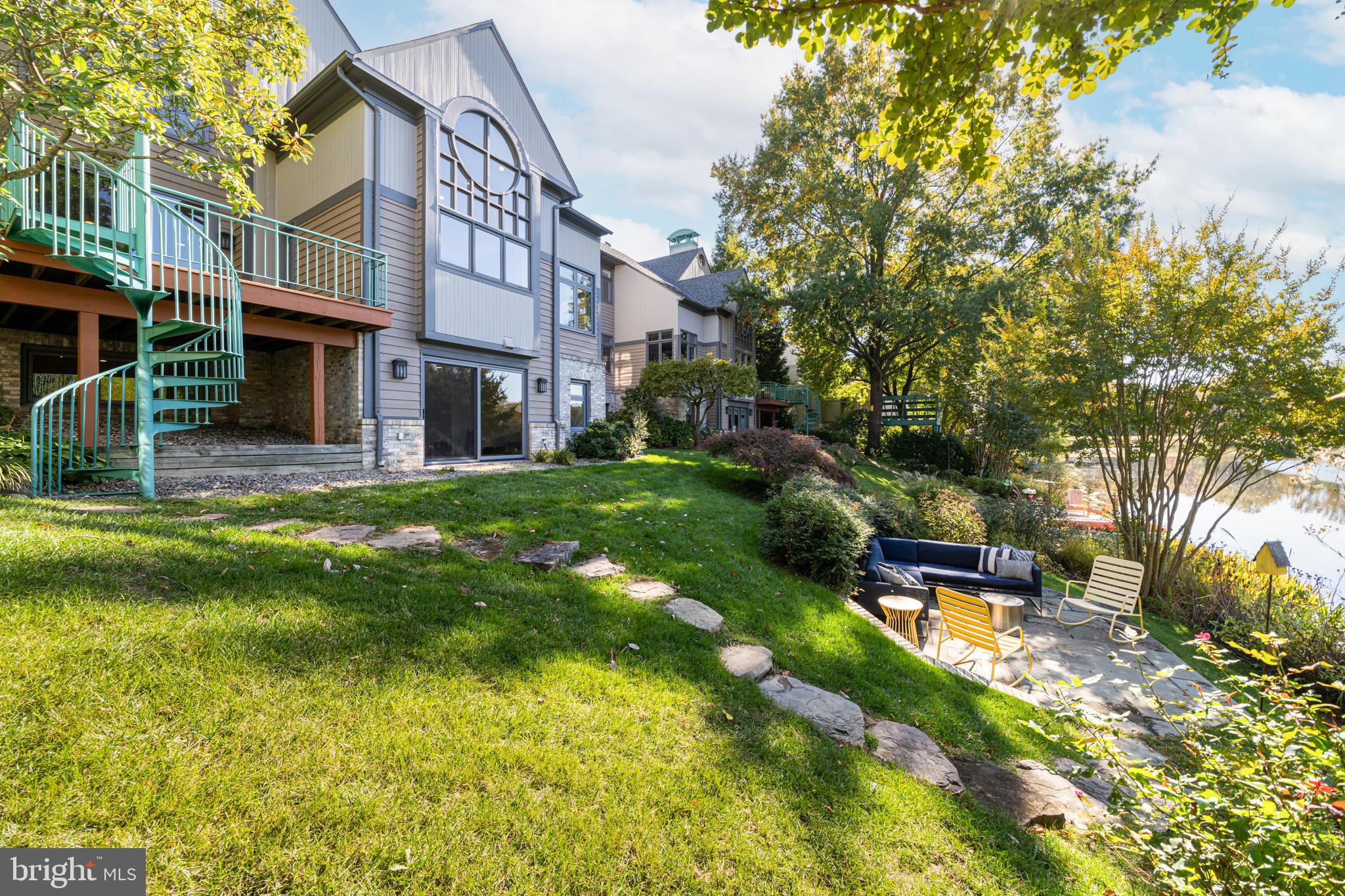 1472 WATERFRONT ROAD