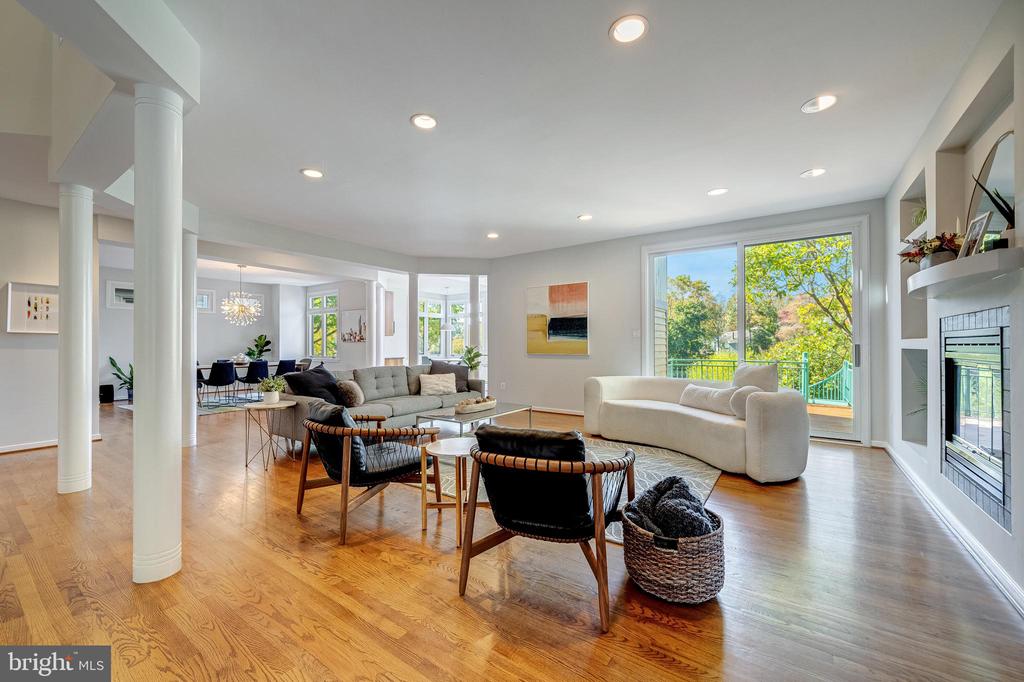 1472 WATERFRONT ROAD