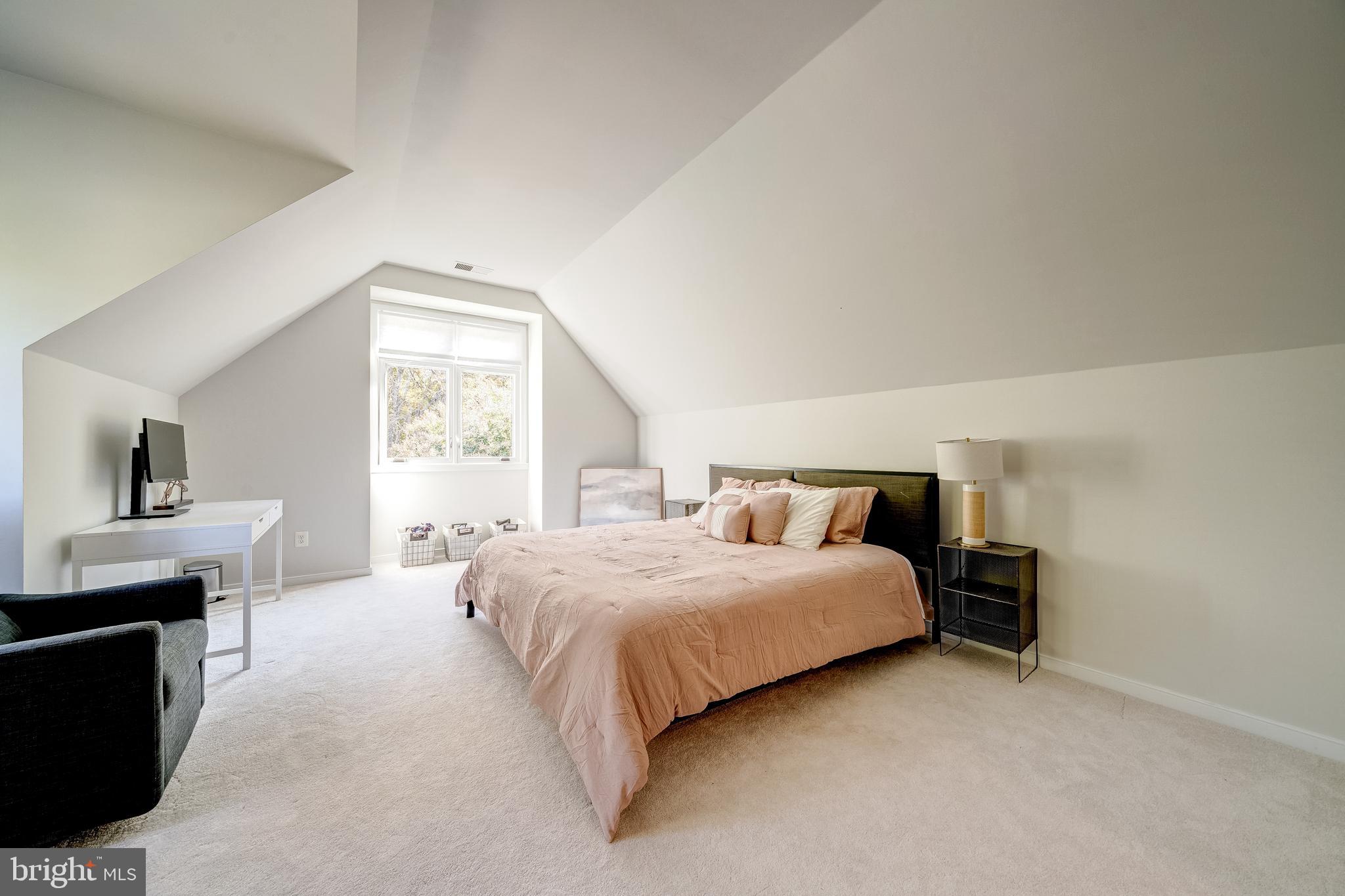 1472 WATERFRONT ROAD