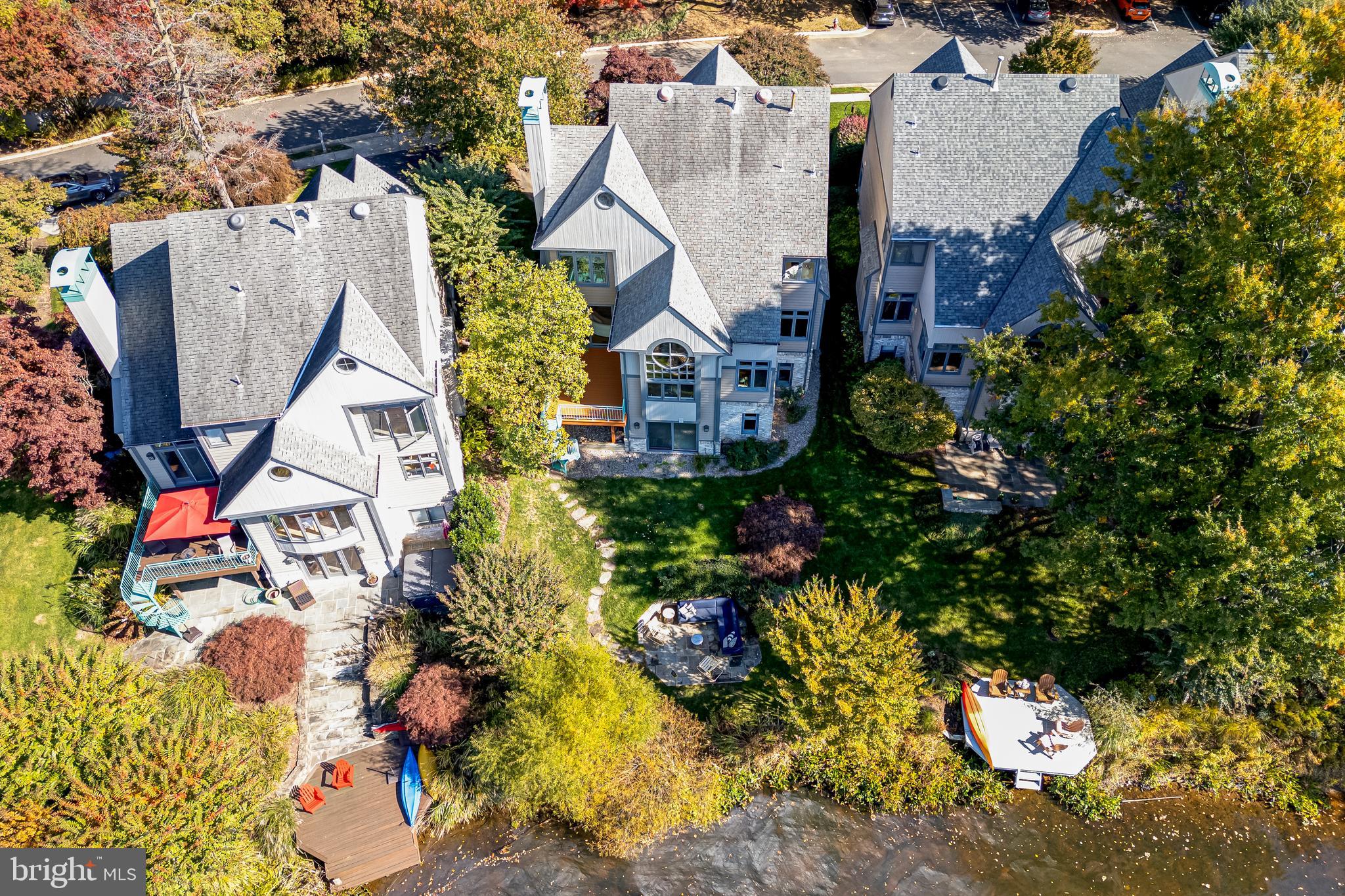 1472 WATERFRONT ROAD