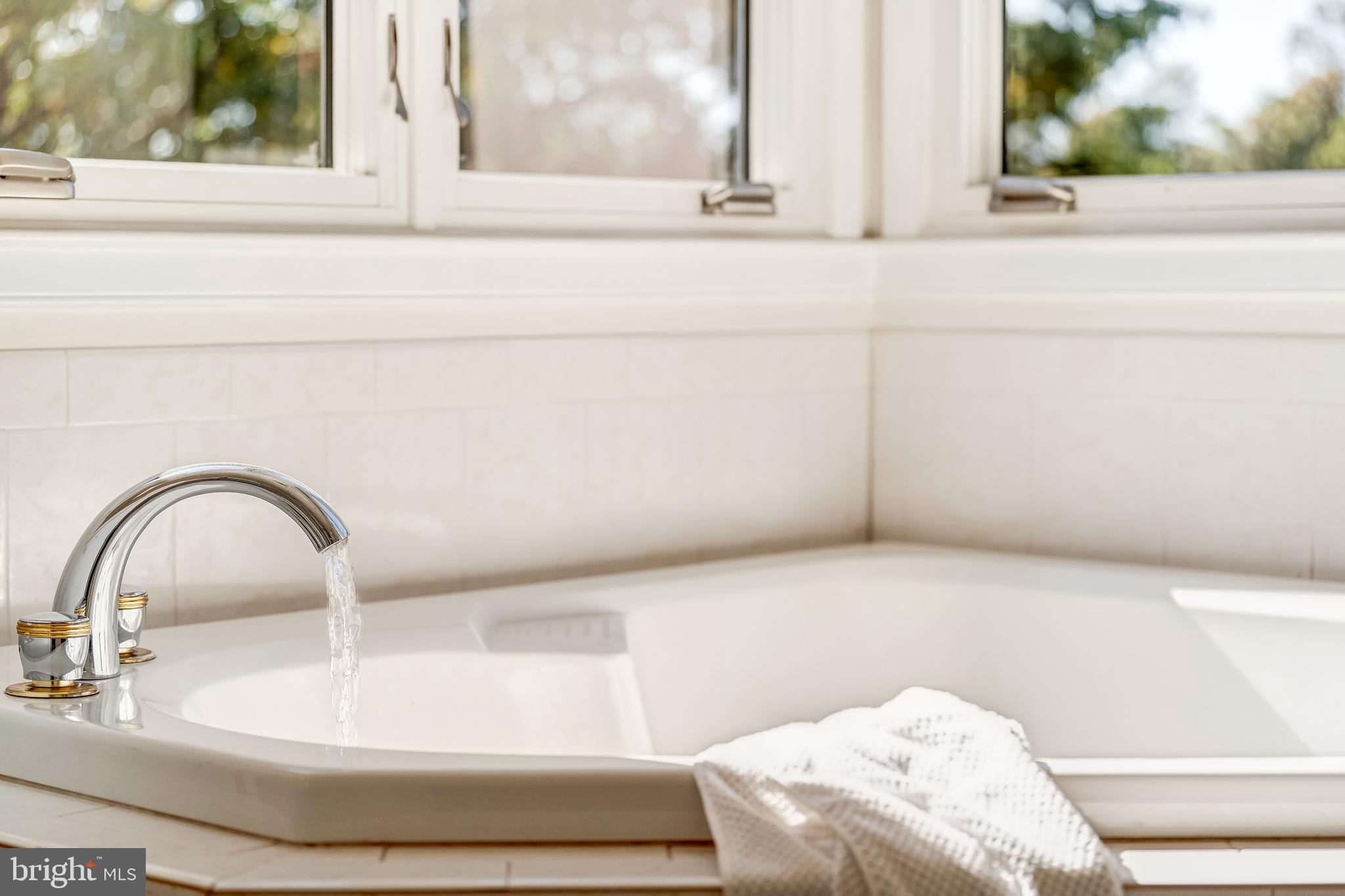 1472 WATERFRONT ROAD