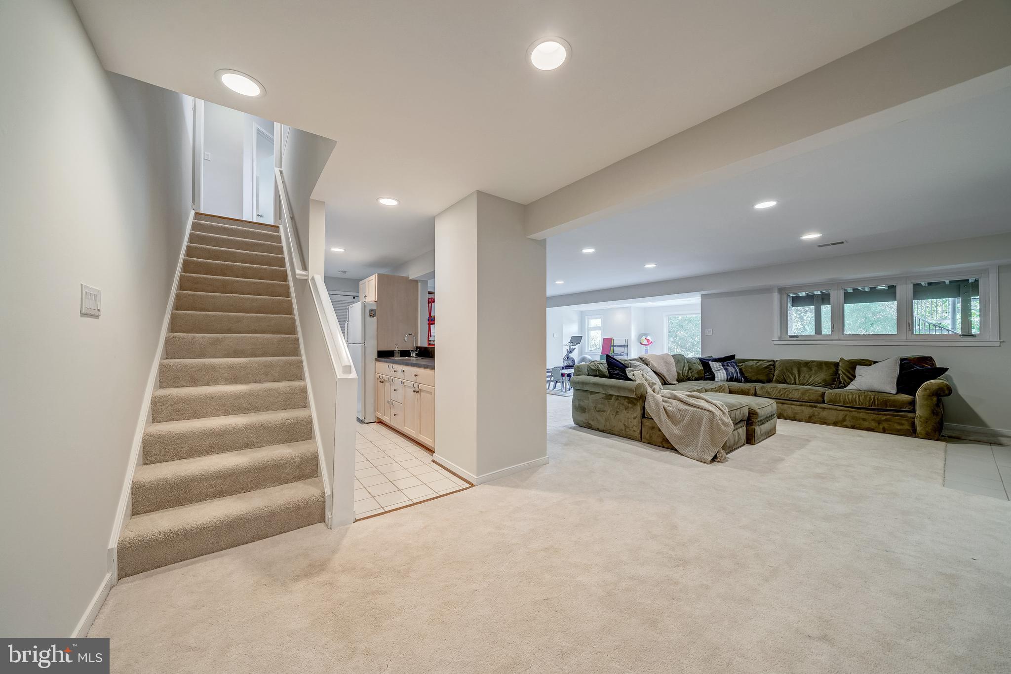 1472 WATERFRONT ROAD