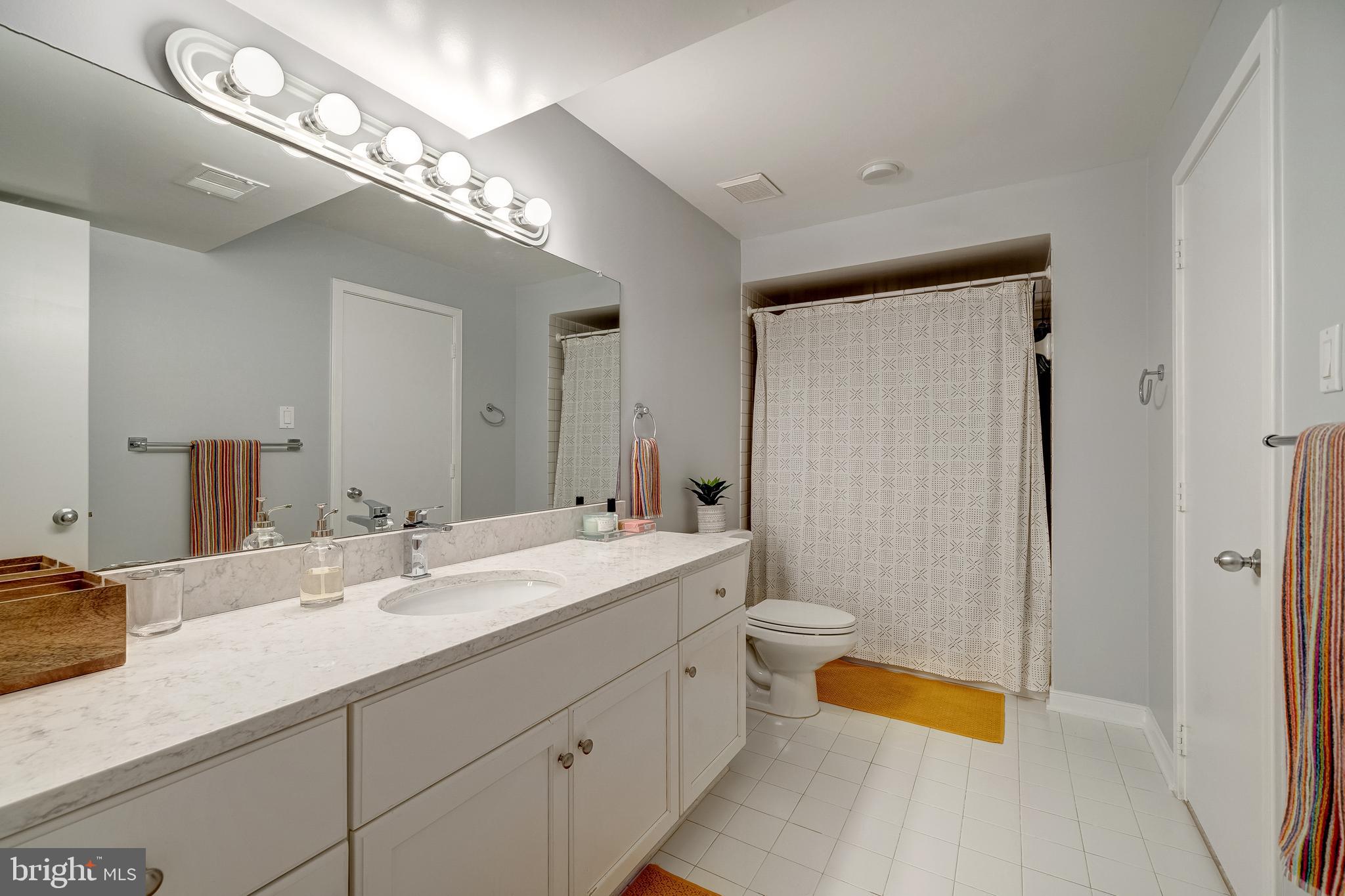 1472 WATERFRONT ROAD