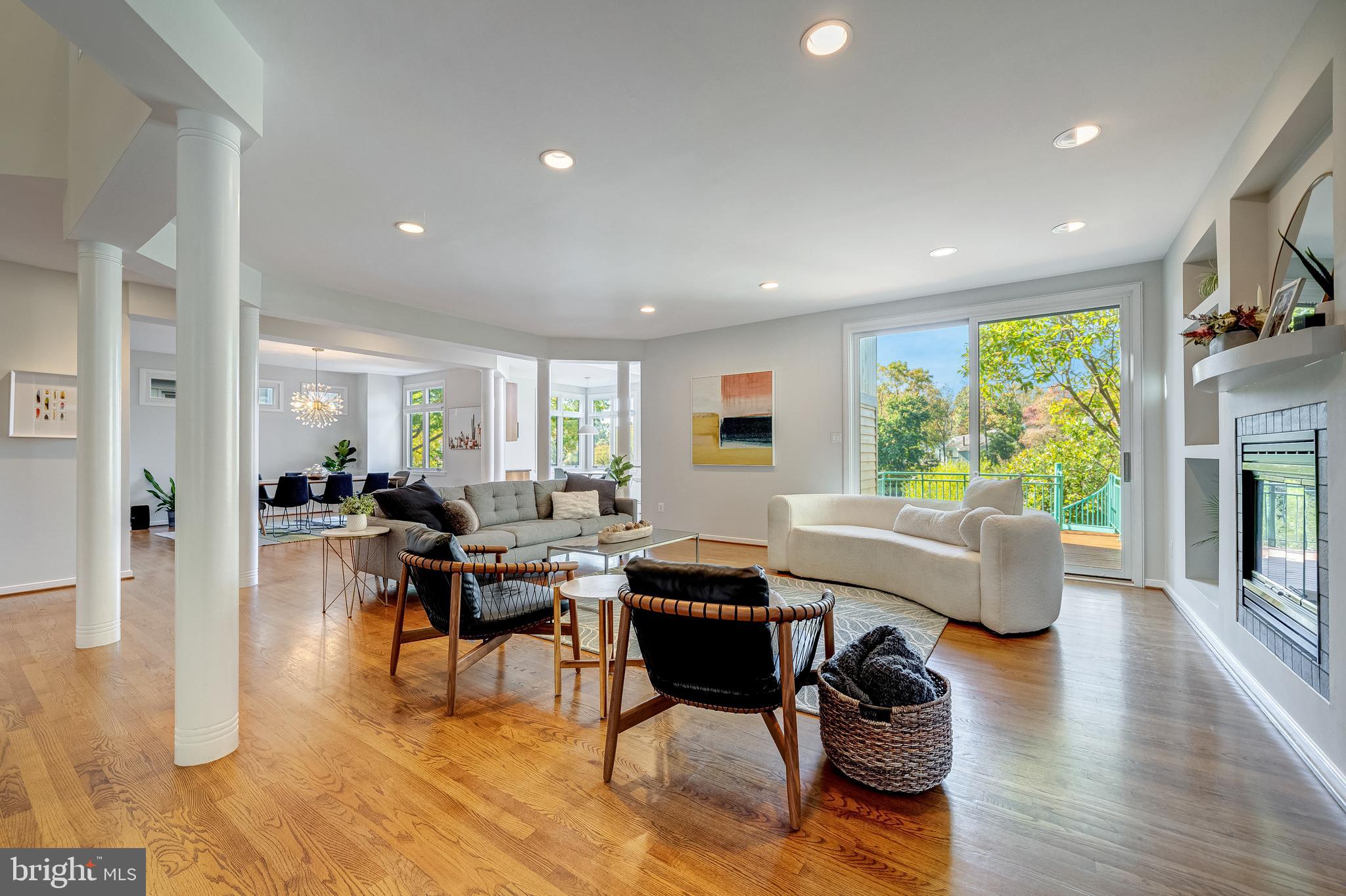 1472 WATERFRONT ROAD