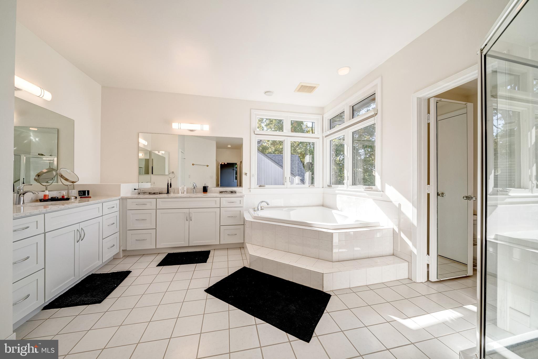 1472 WATERFRONT ROAD