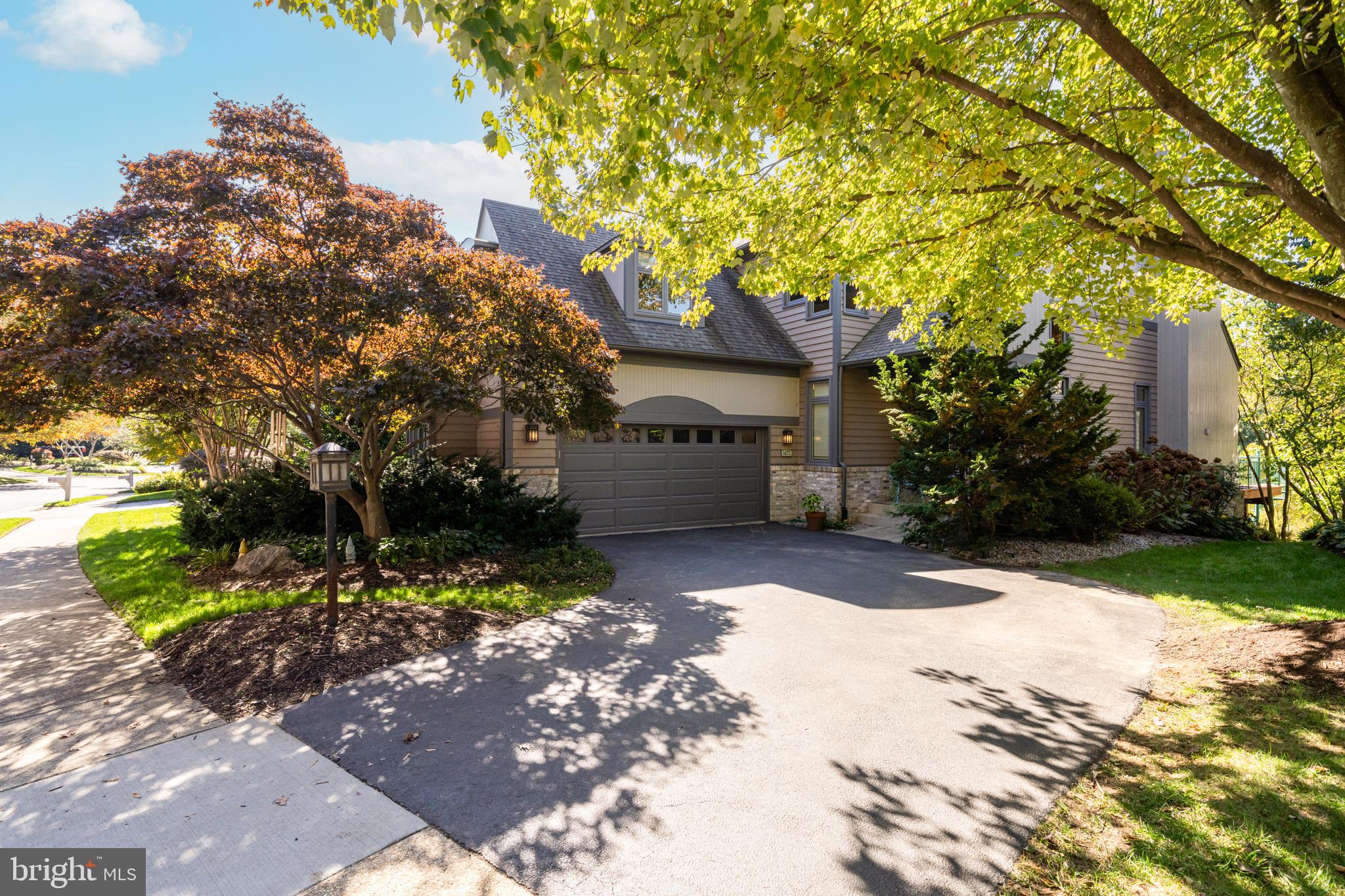 1472 WATERFRONT ROAD