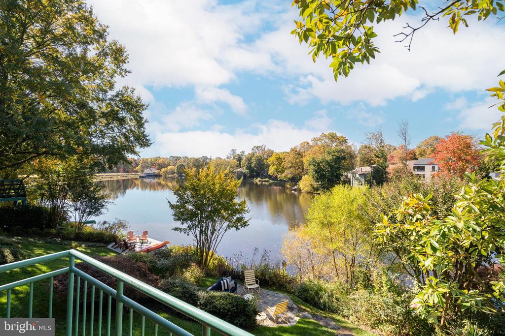 1472 WATERFRONT ROAD