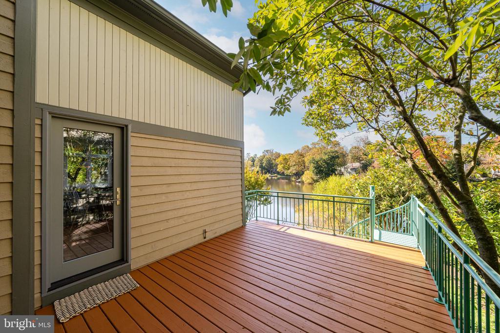 1472 WATERFRONT ROAD