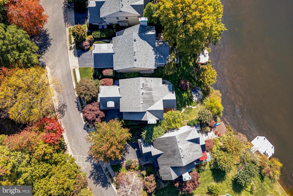 1472 WATERFRONT ROAD