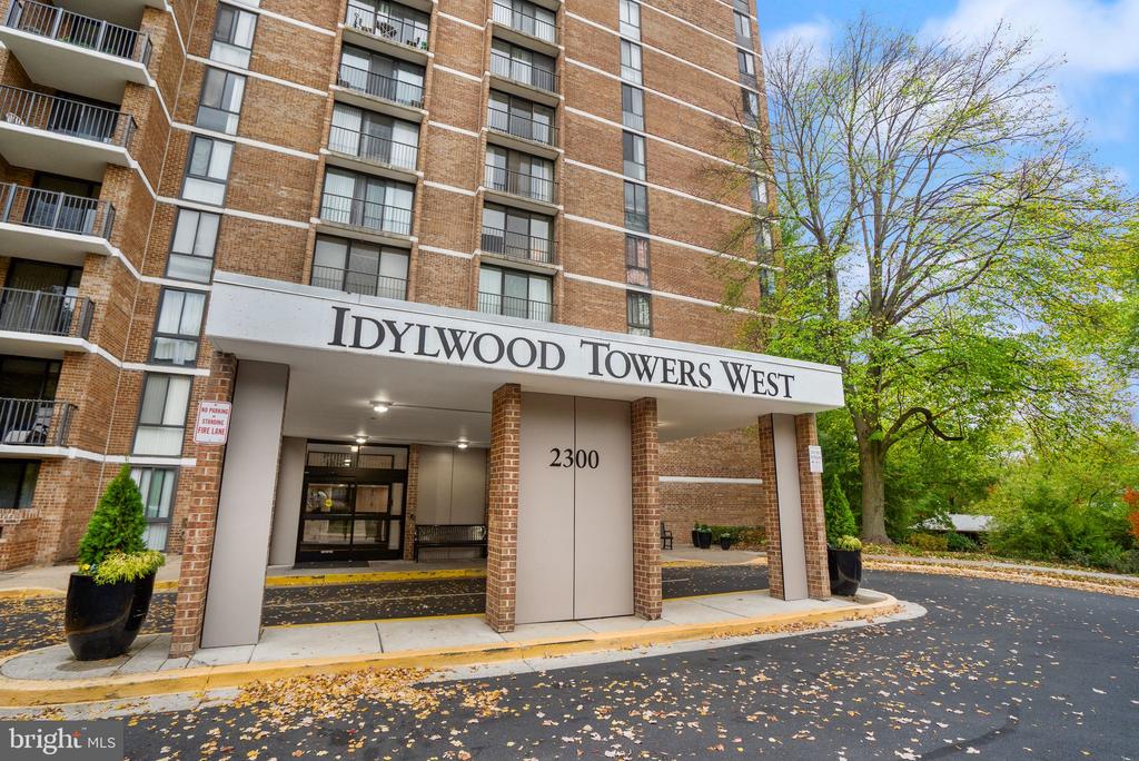 2300 PIMMIT DRIVE 116