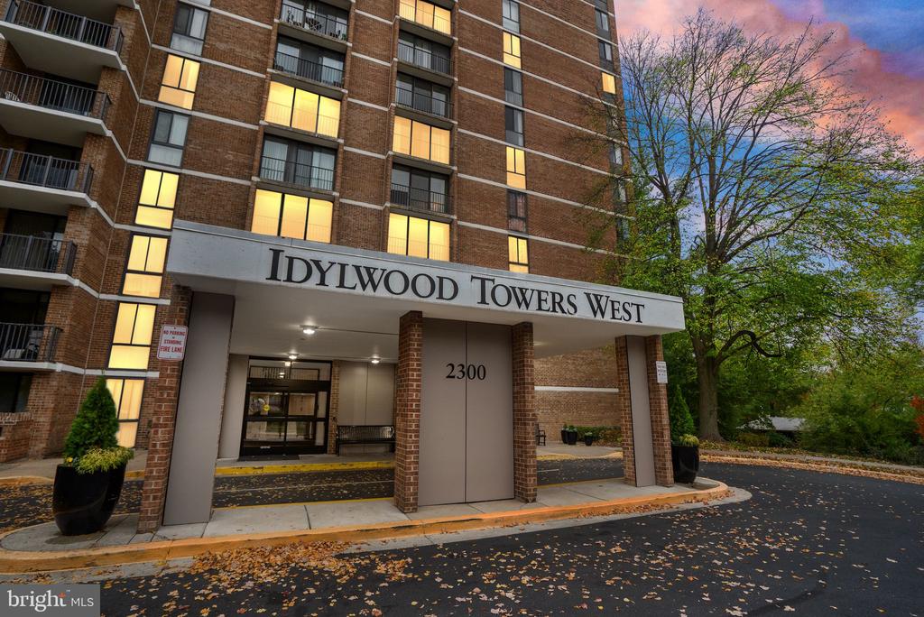 2300 PIMMIT DRIVE 116