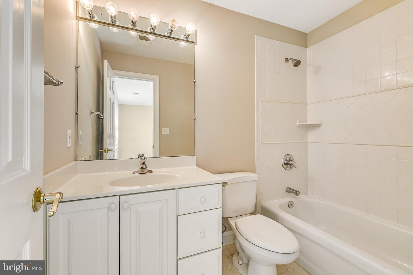 11001 Green Branch Ct