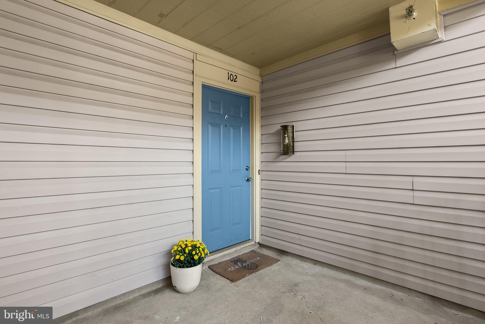 2822 Emma Lee St #102